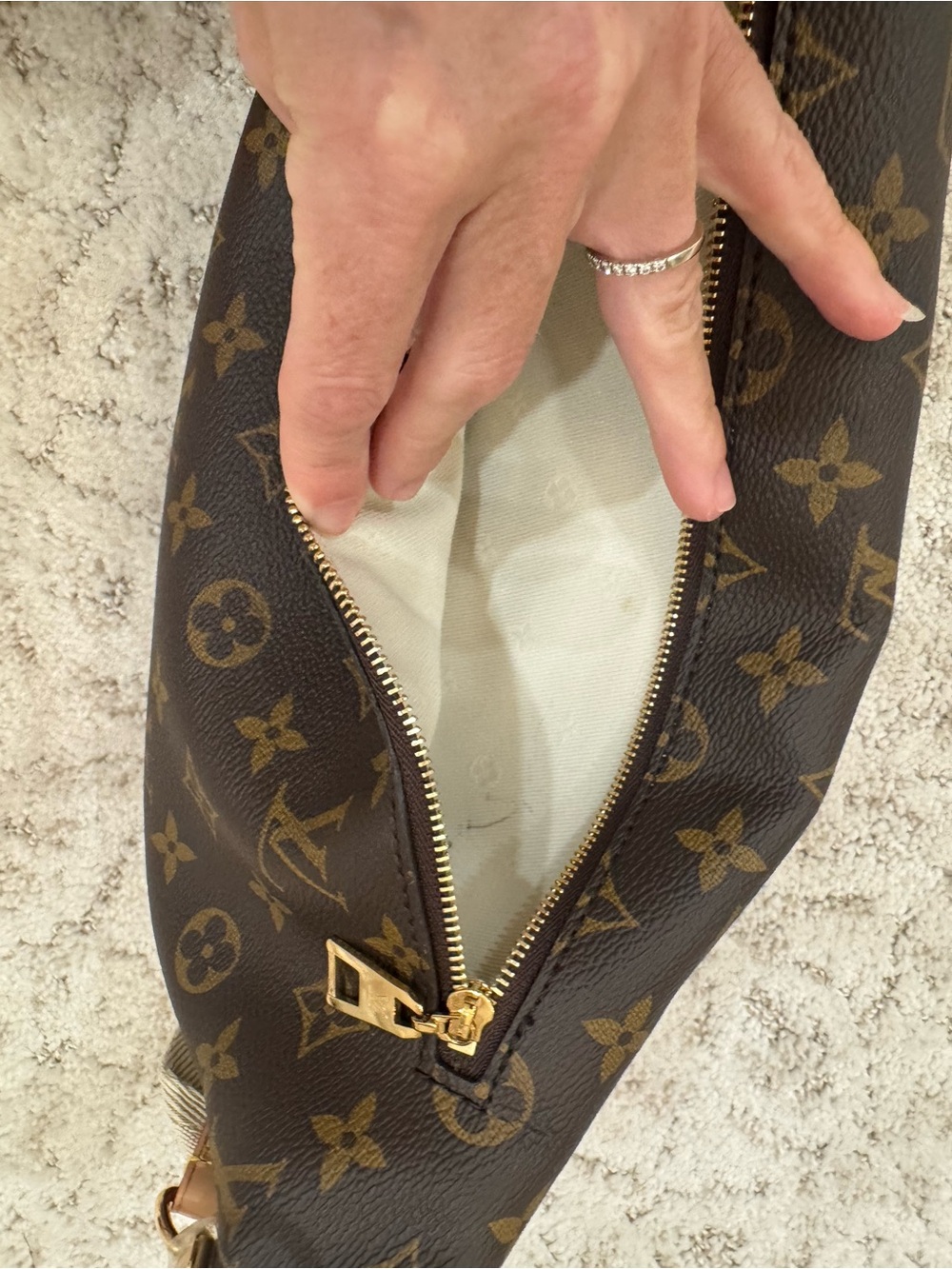 Louis Vuitton High Rise Monogram - Picture 11 of 15